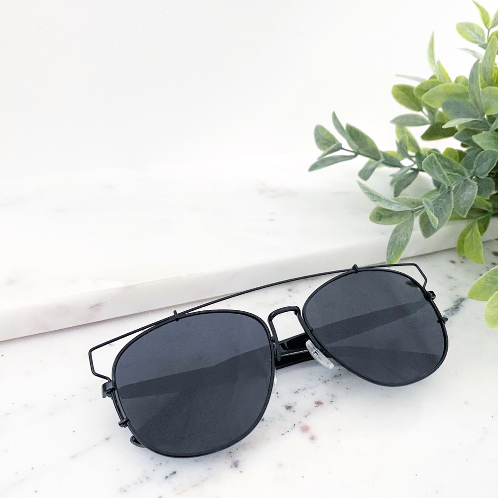 🆑 "Amira" Sunglasses || Black & Black Aviator